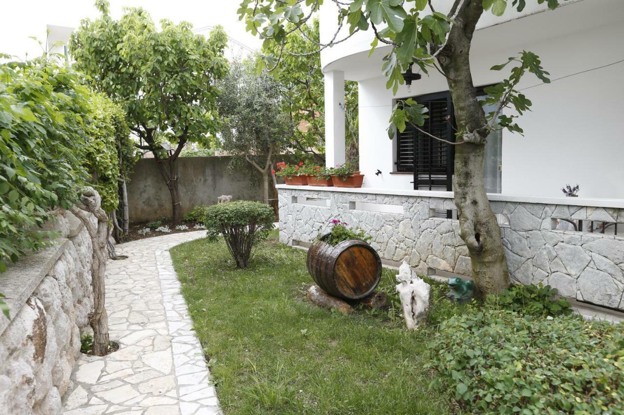 Sucur With Terrace Apartment