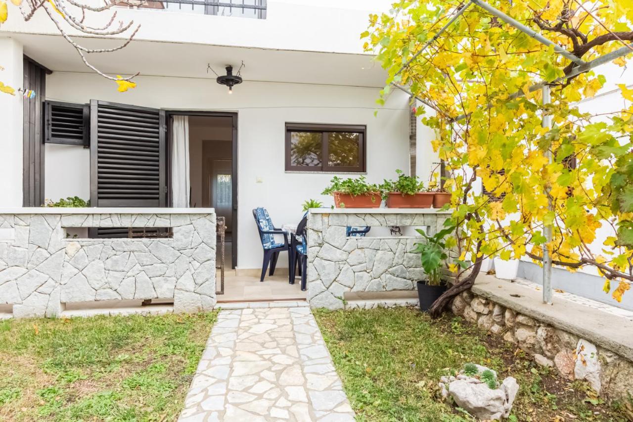 Sucur With Terrace Apartment Baska (Krk)