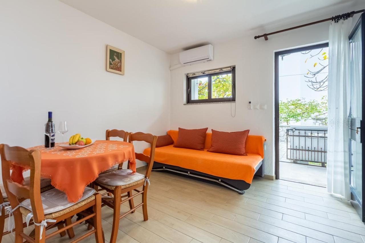 Sucur With Terrace Apartment *