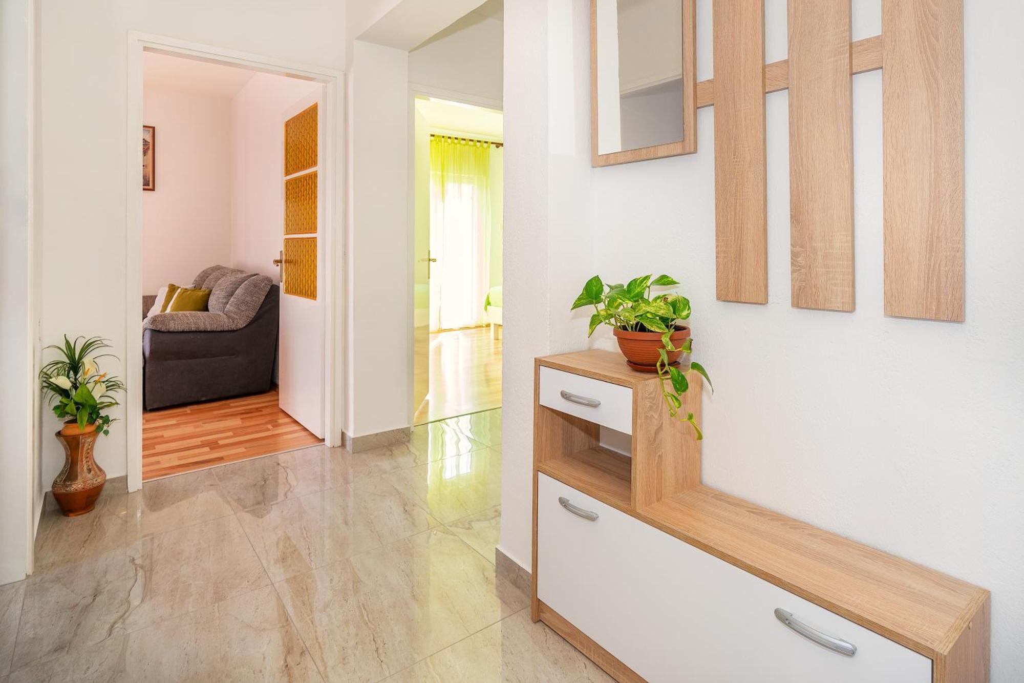 Sucur With Terrace Apartment *