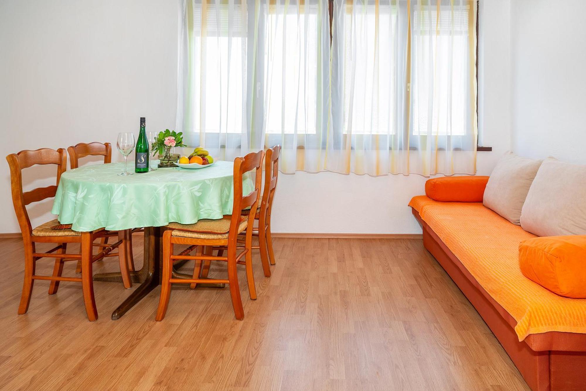Apartment Sucur With Terrace