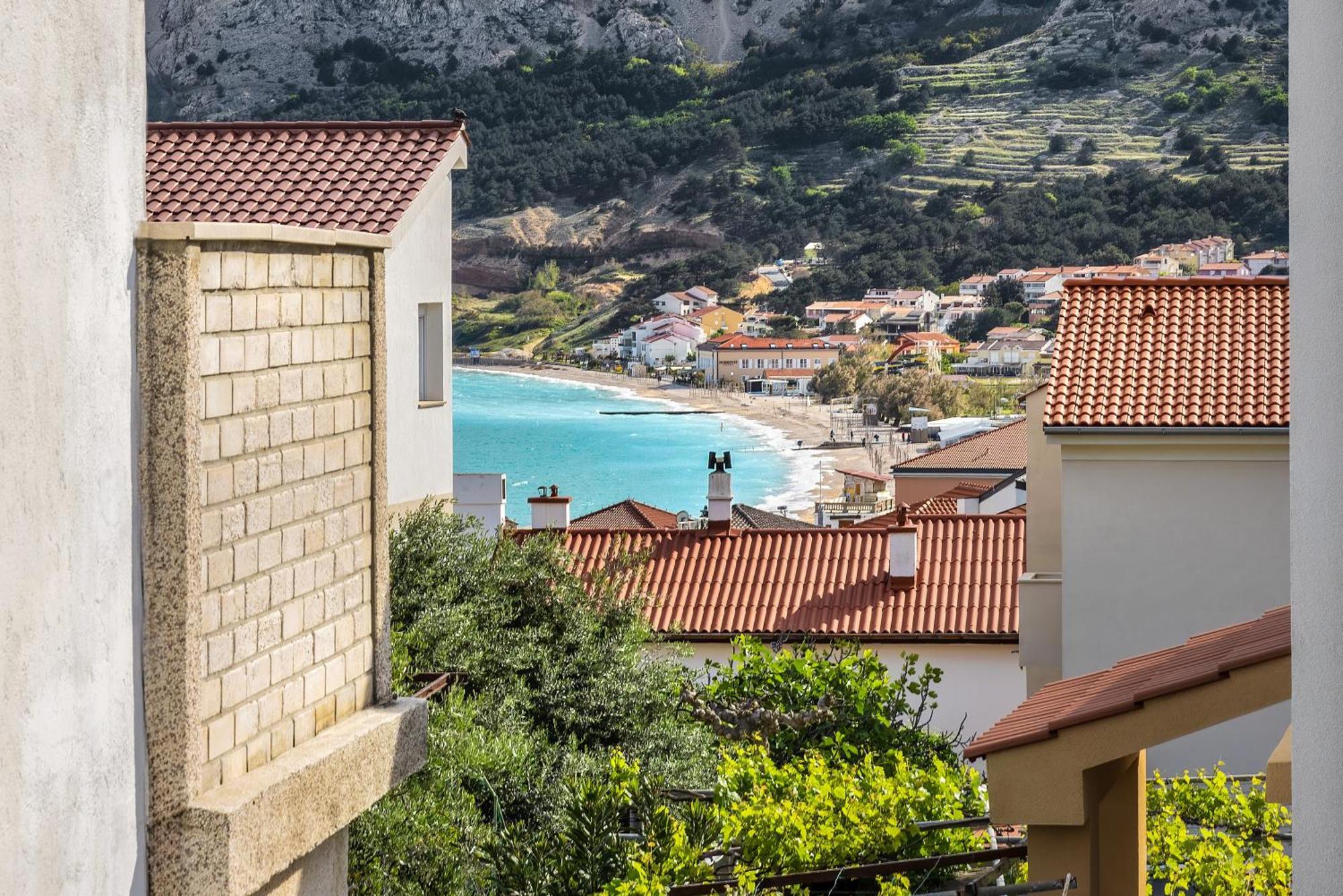 Apartment Sucur With Terrace Baska (Krk)