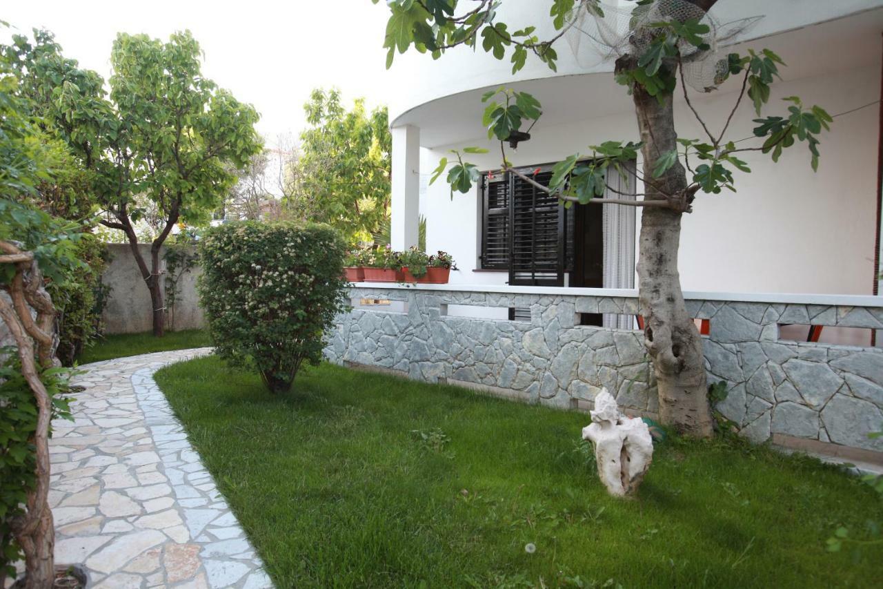 Apartment Sucur With Terrace