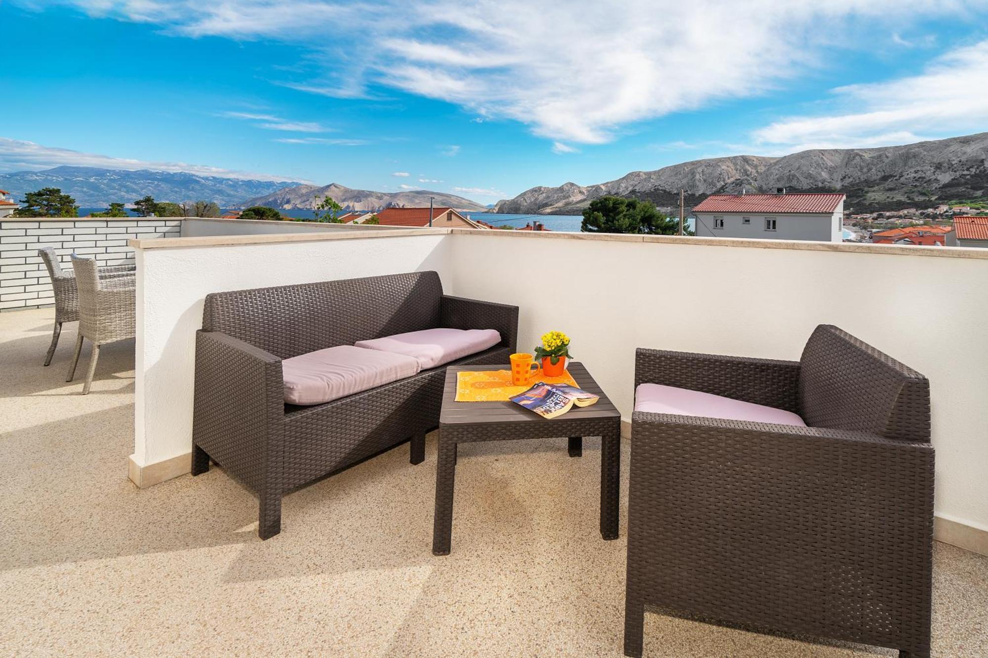 Apartment Sucur With Terrace